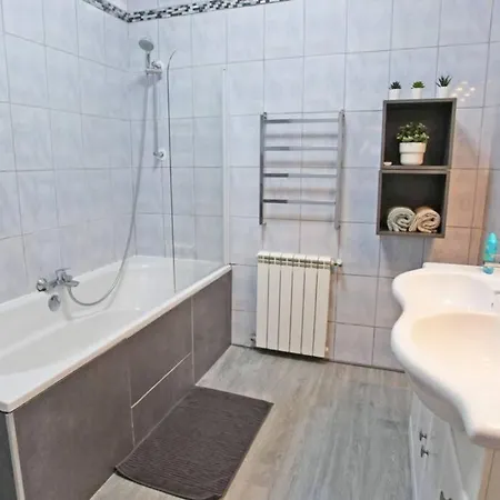 Gregbnb - T2 50m2 - Jardin 80m2 - 15min Gare Apartment *