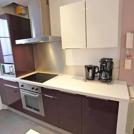 Gregbnb - T2 50m2 - Jardin 80m2 - 15min Gare Apartment